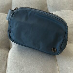 Lululemon Everywhere Belt Bag Rare Iron Blue Gunmetal OG Original